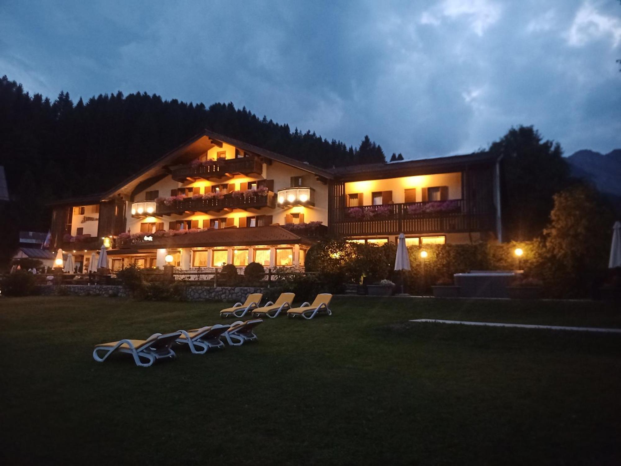 Park Hotel Arnica Falcade Exterior foto